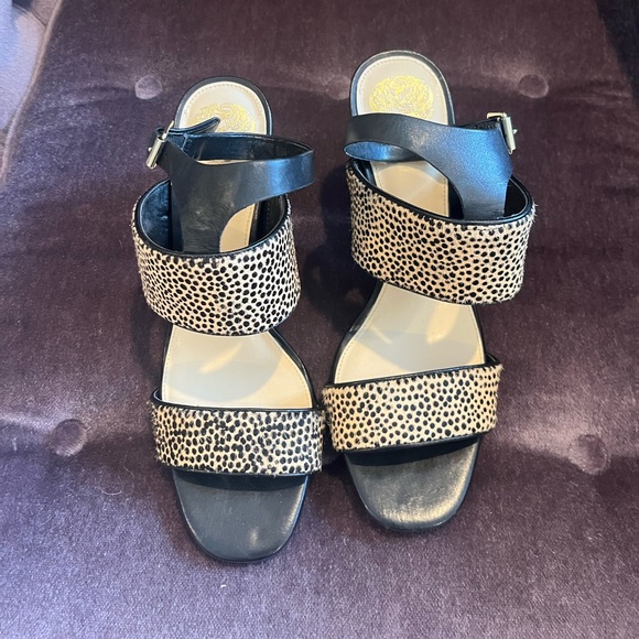 Vince Camuto sandals with 3.5” block heel. - Picture 3 of 6